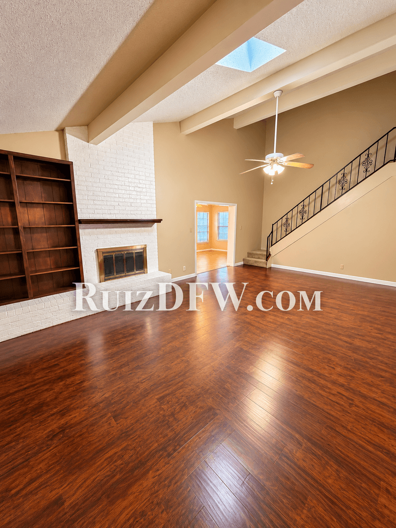 Benbrook House: 1405 Highridge Rd