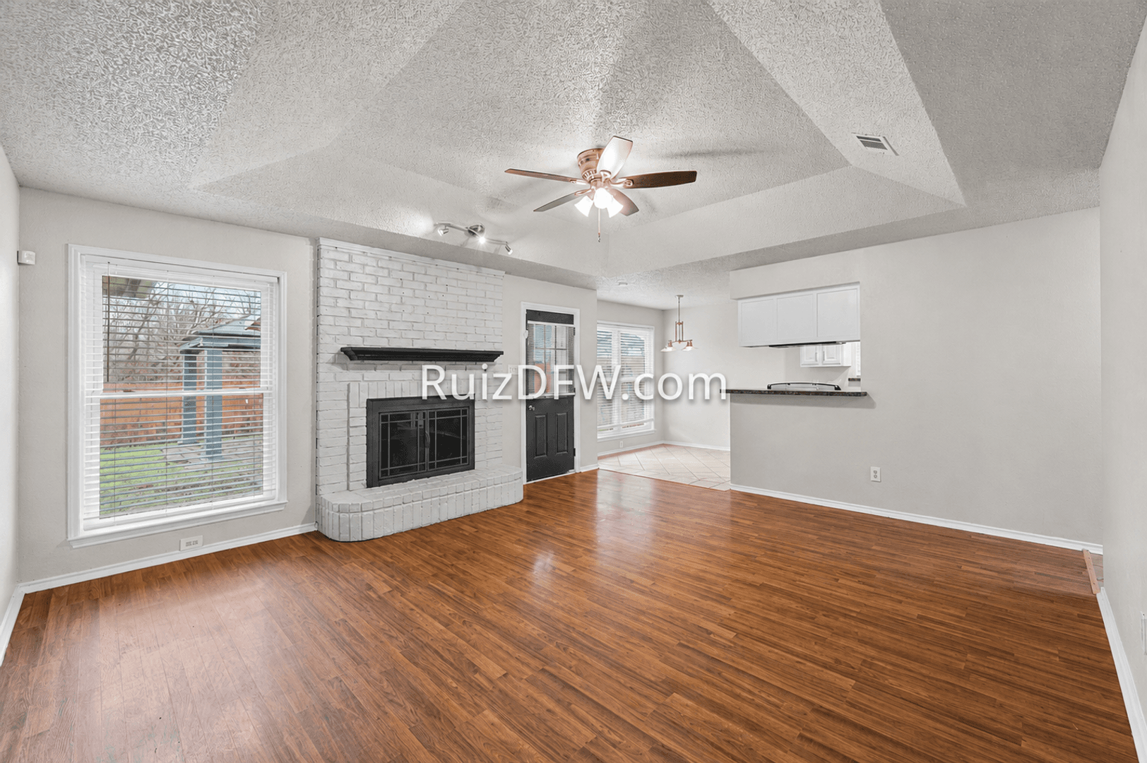 Fort Worth House: 1865 Kings Canyon Cir