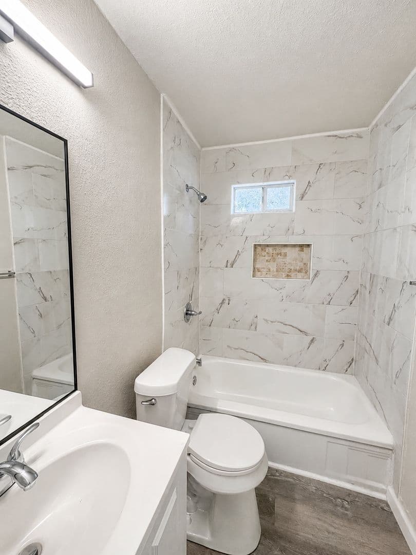 Fort Worth House: 2801 S Burchill Rd