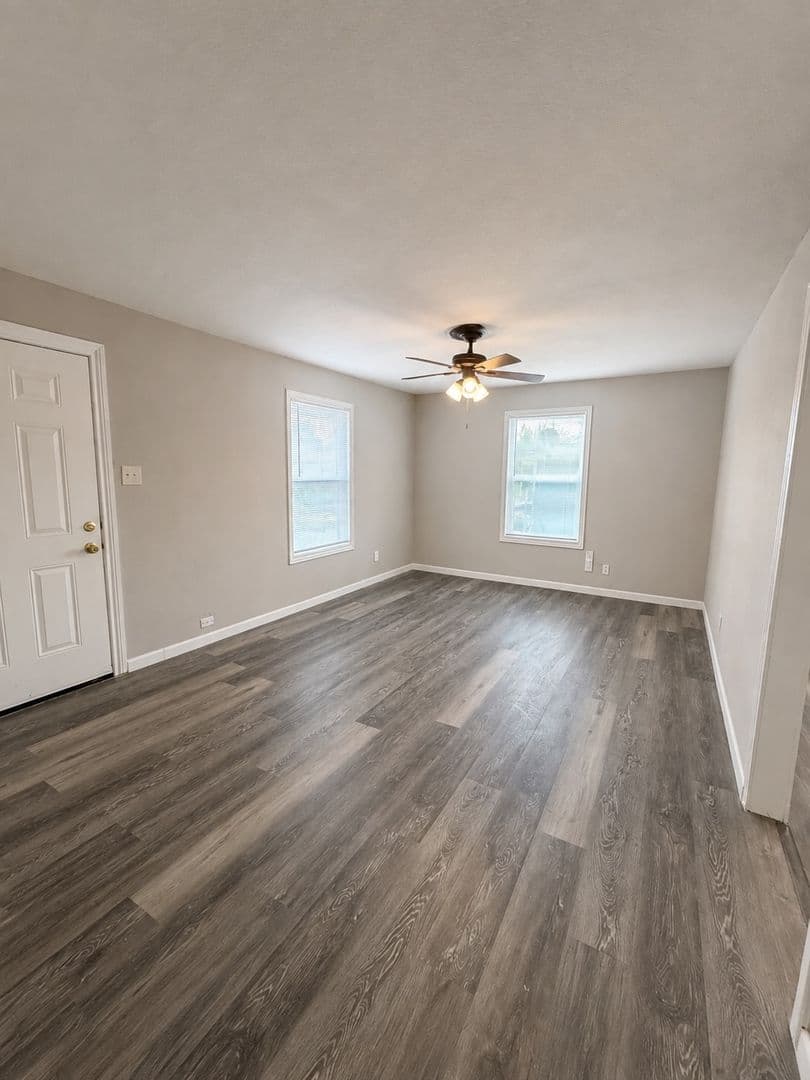 Fort Worth House: 2801 S Burchill Rd