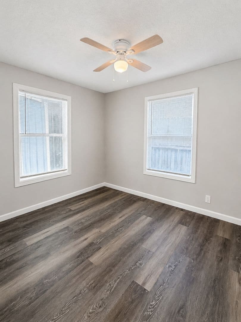 Fort Worth House: 2801 S Burchill Rd