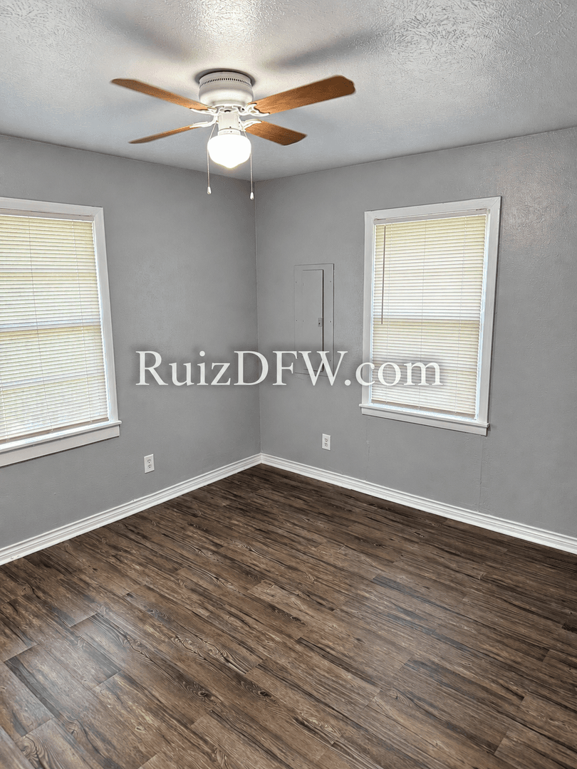 Fort Worth House: 6360 Renwood Dr