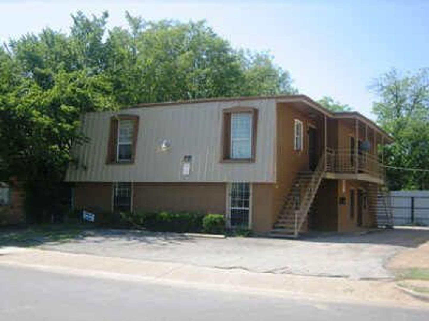 Fort Worth Apartment: 1516 E Hattie St