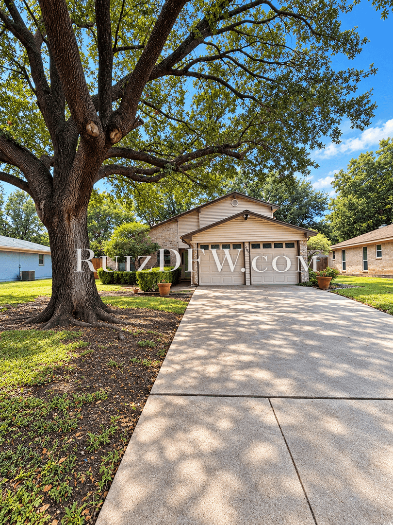 Benbrook House: 1405 Highridge Rd