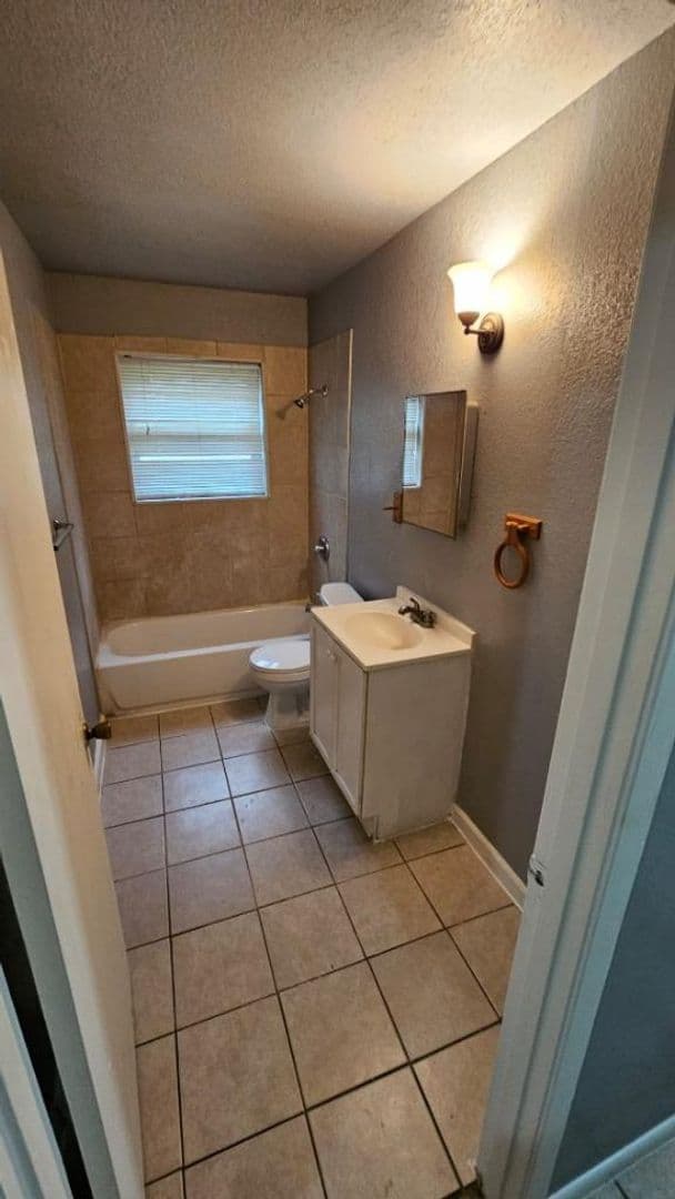 Fort Worth House: 3312 SW Loop 820