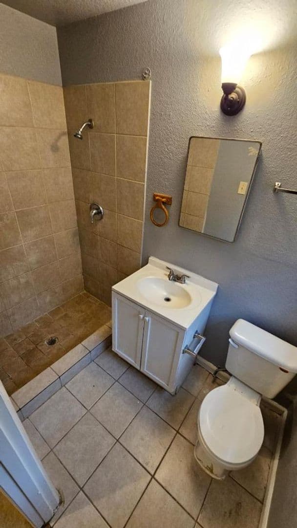Fort Worth House: 3312 SW Loop 820
