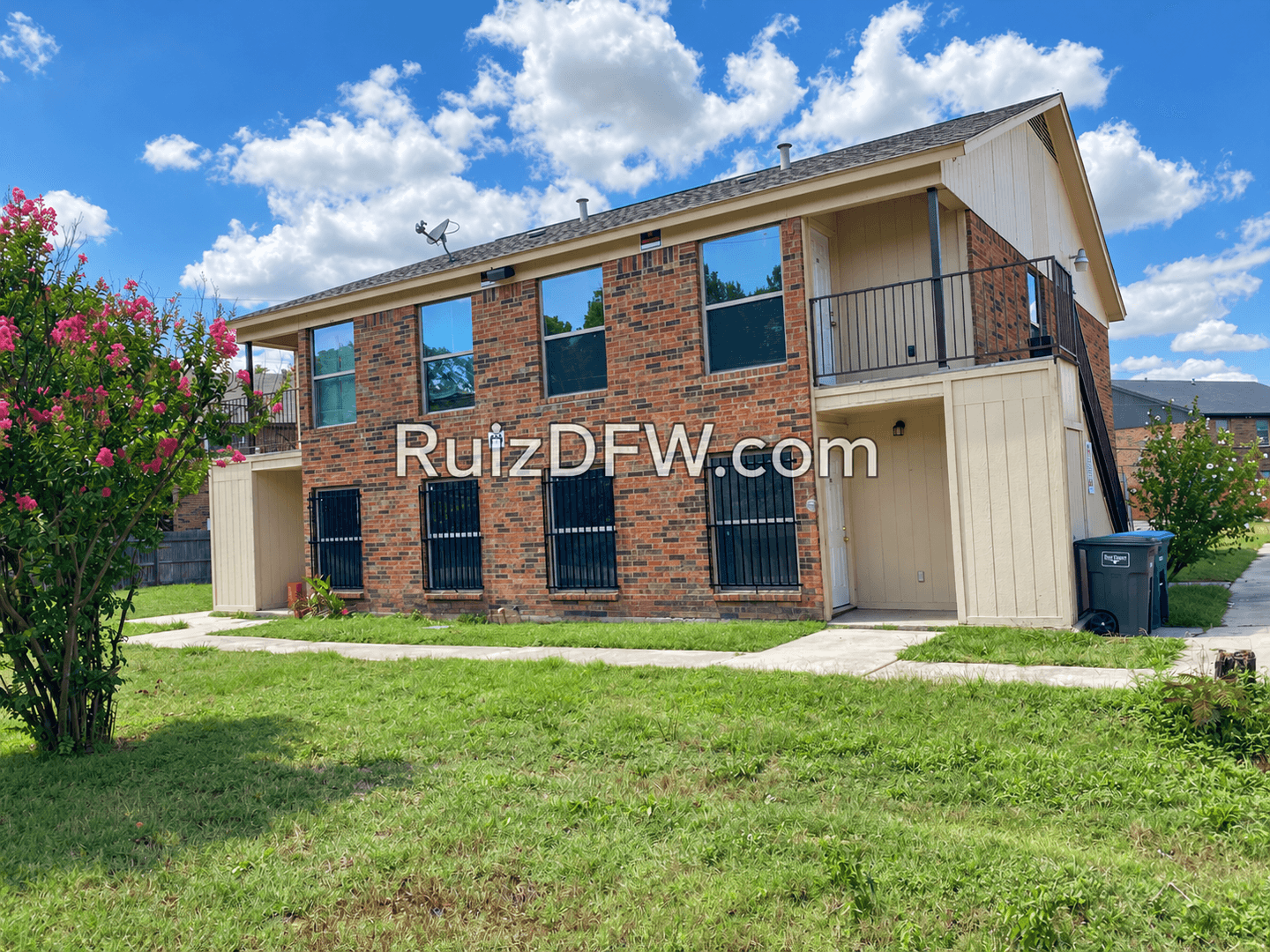 Fort Worth Apartment: 904 Isbell Rd