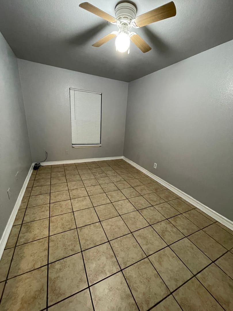 Fort Worth Apartment: 1516 E Hattie St