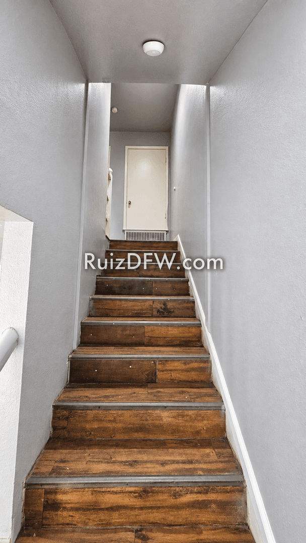 Fort Worth Apartment: 3601 - 03 W Ripy Ct