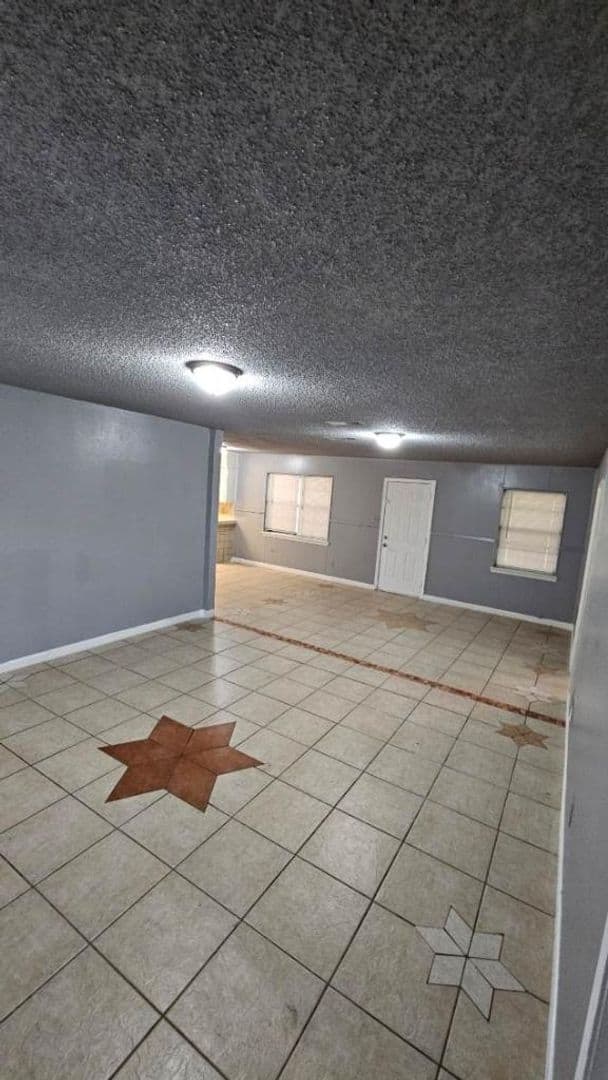 Fort Worth House: 3312 SW Loop 820