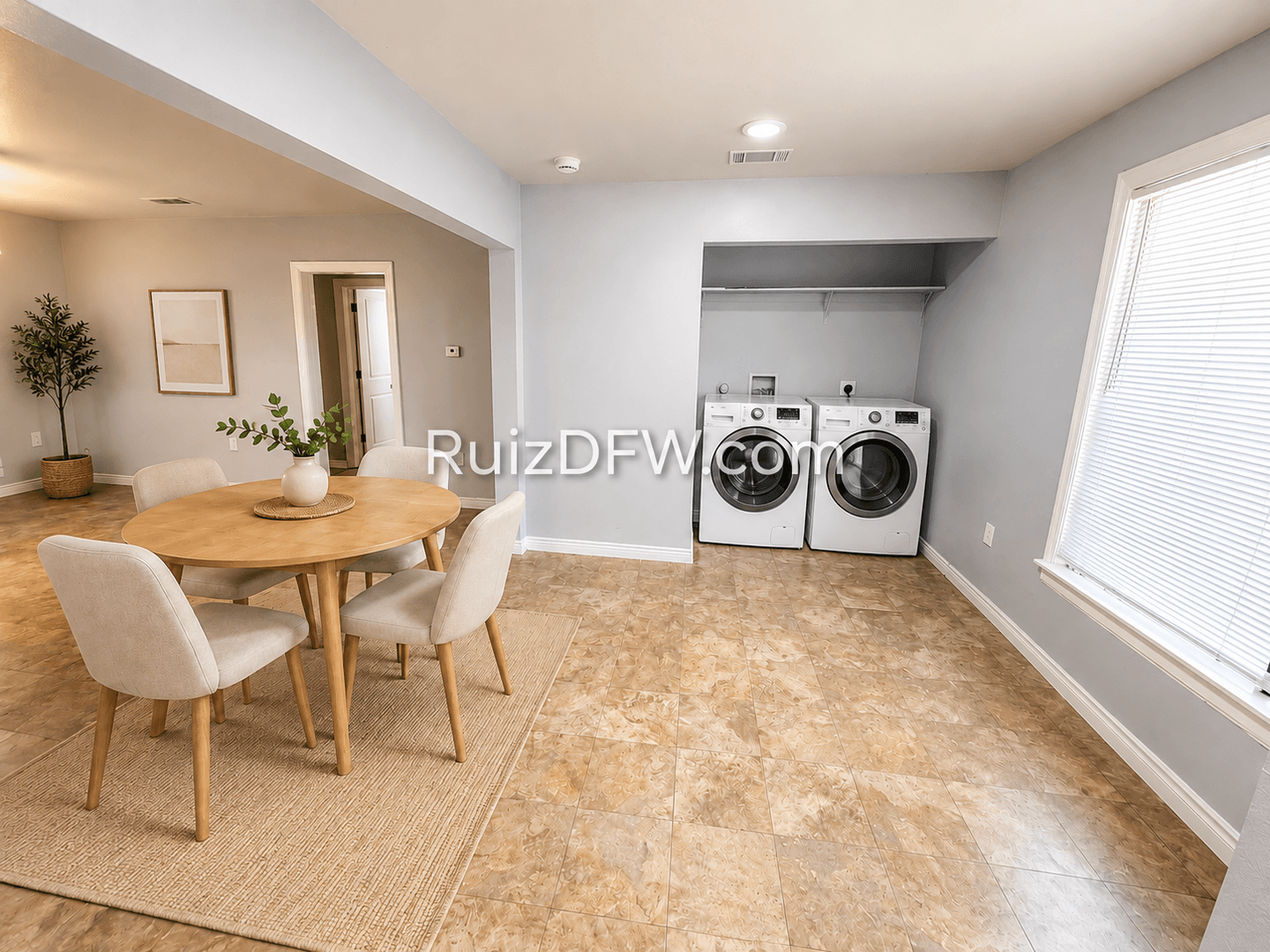Fort Worth House: 6816 Church St