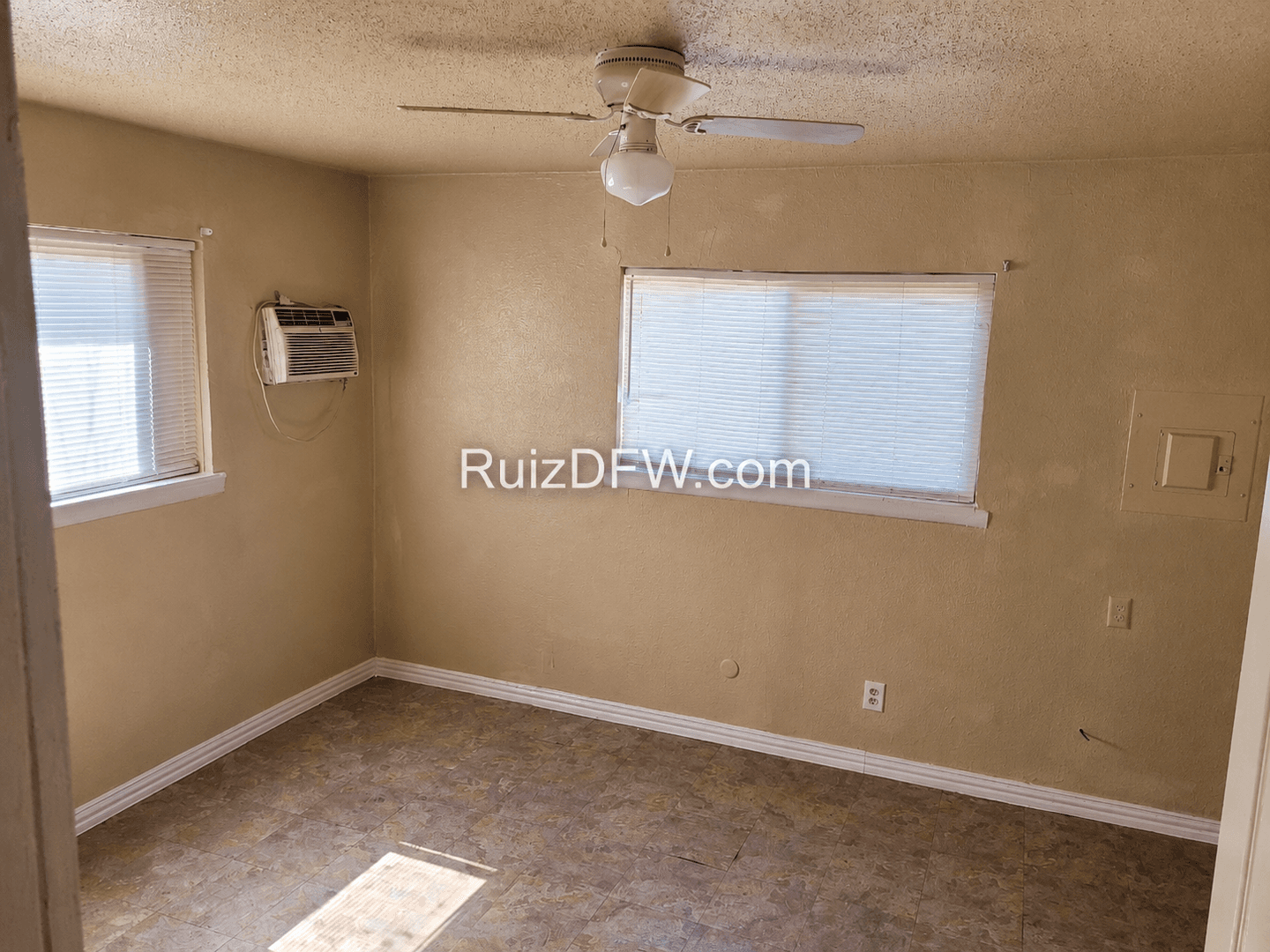 Fort Worth Apartment: 2808 - 10 Stuart Dr