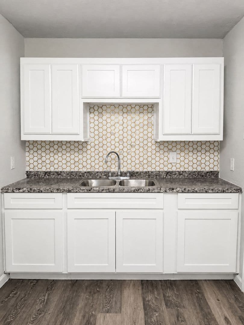 Fort Worth House: 2801 S Burchill Rd