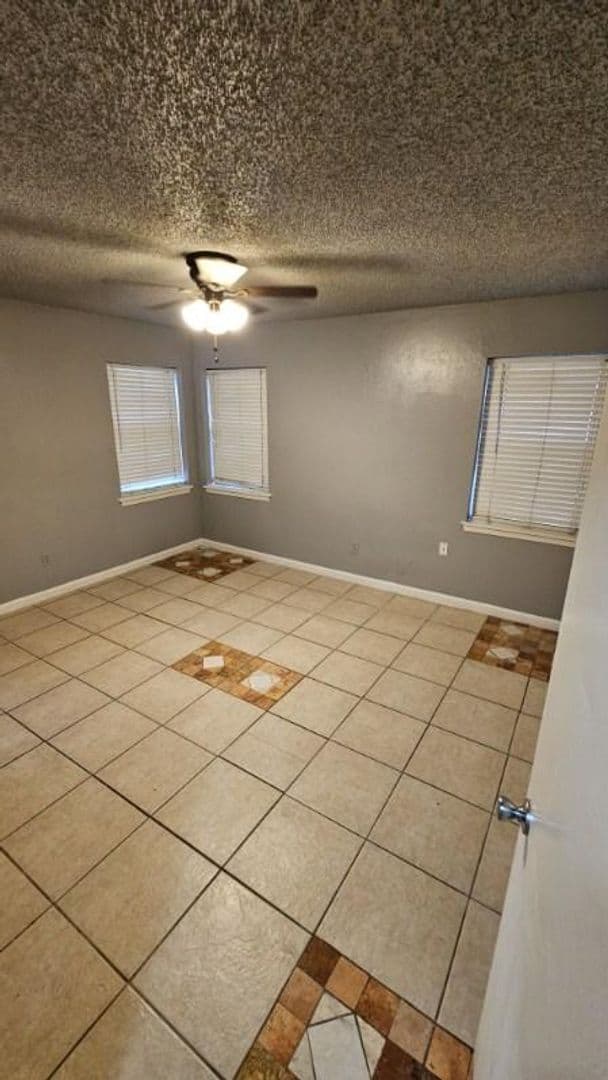 Fort Worth House: 3312 SW Loop 820