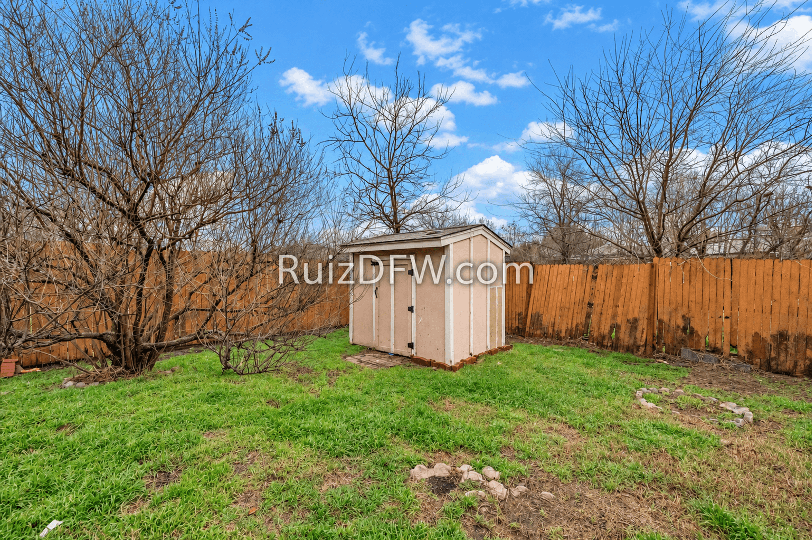 Fort Worth House: 1865 Kings Canyon Cir