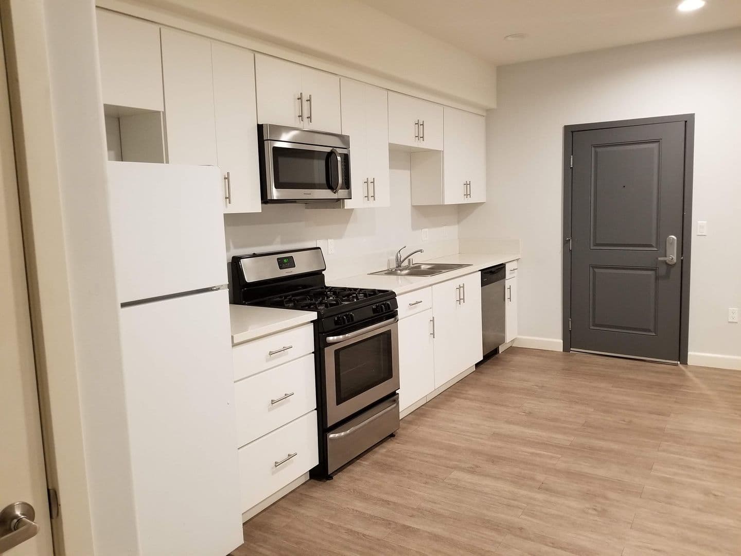 Northridge Apartment: 7605 Louise Ave.