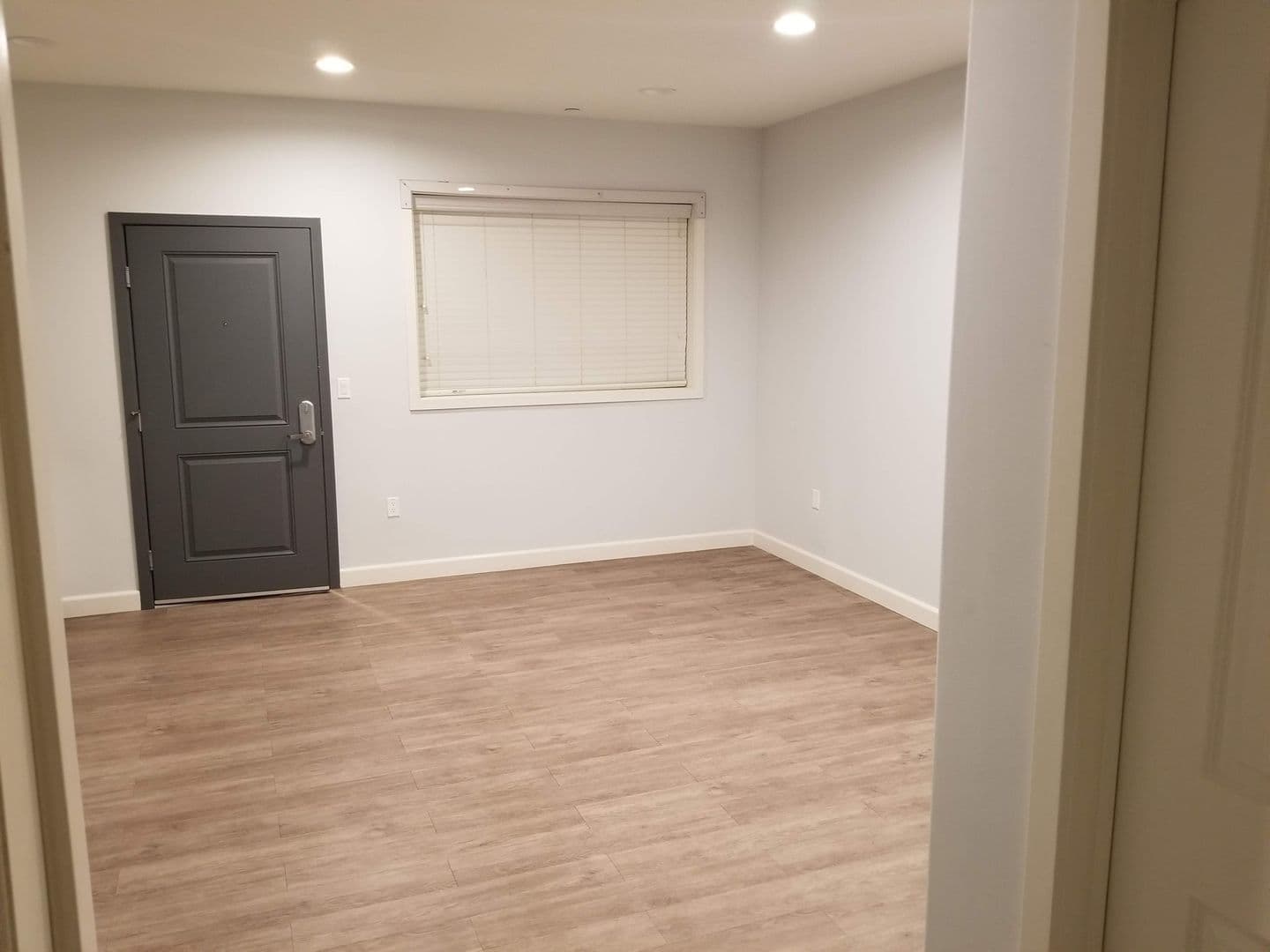 Northridge Apartment: 7605 Louise Ave.