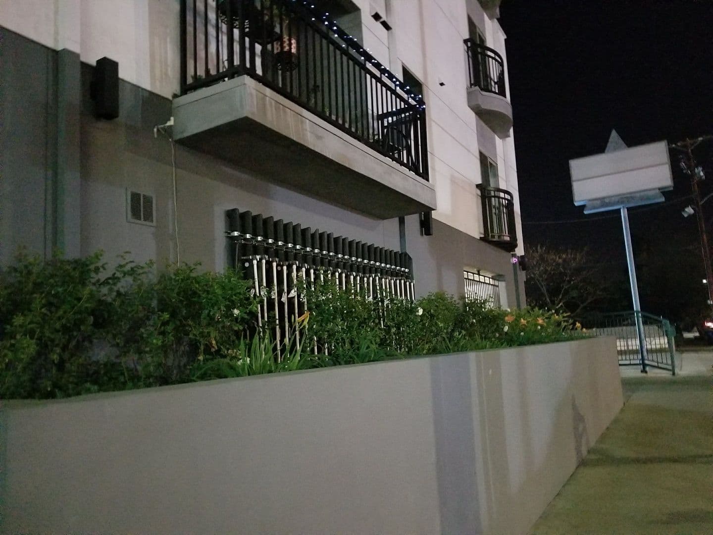 Northridge Apartment: 7605 Louise Ave.