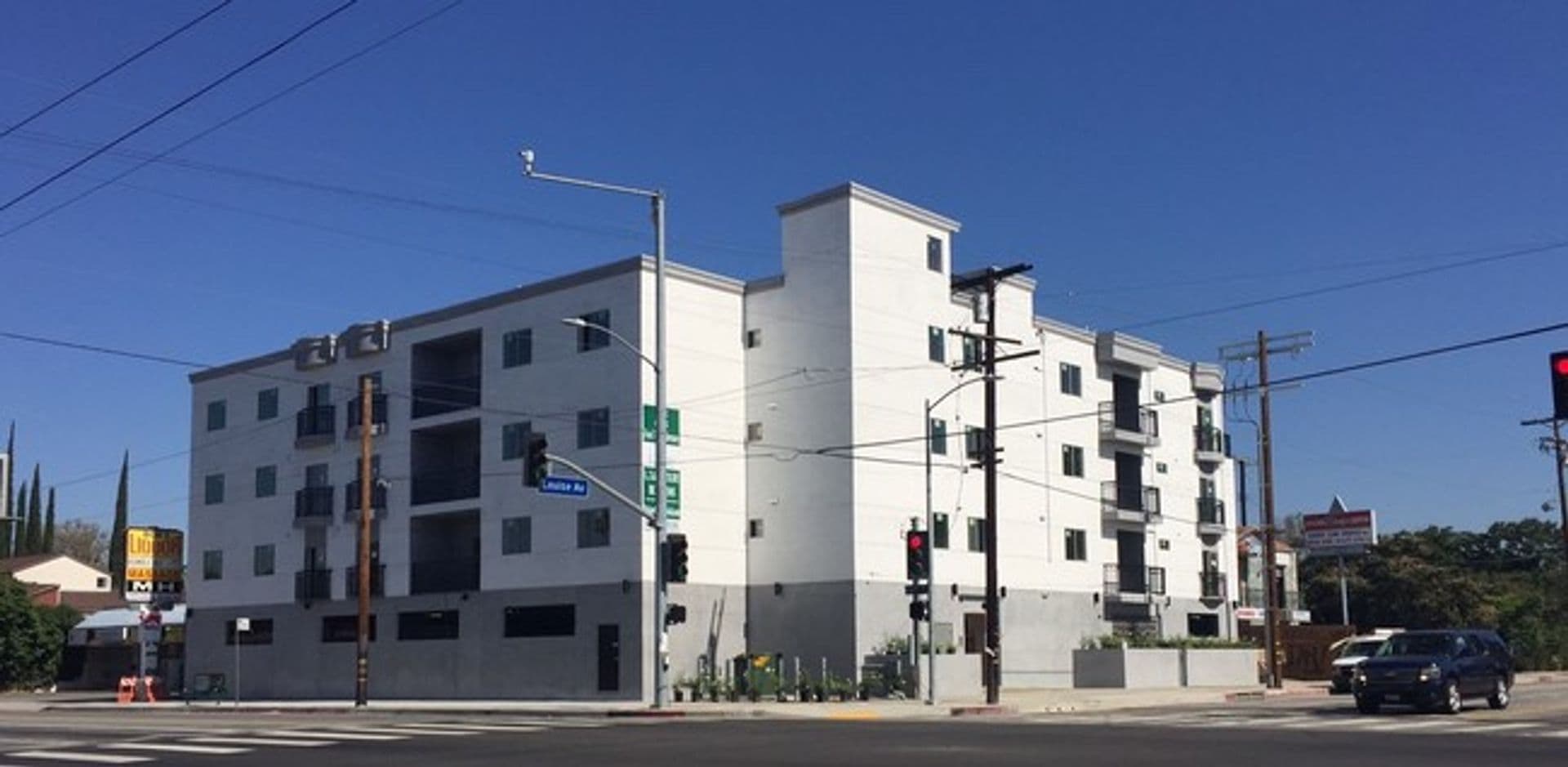 Northridge Apartment: 7605 Louise Ave.