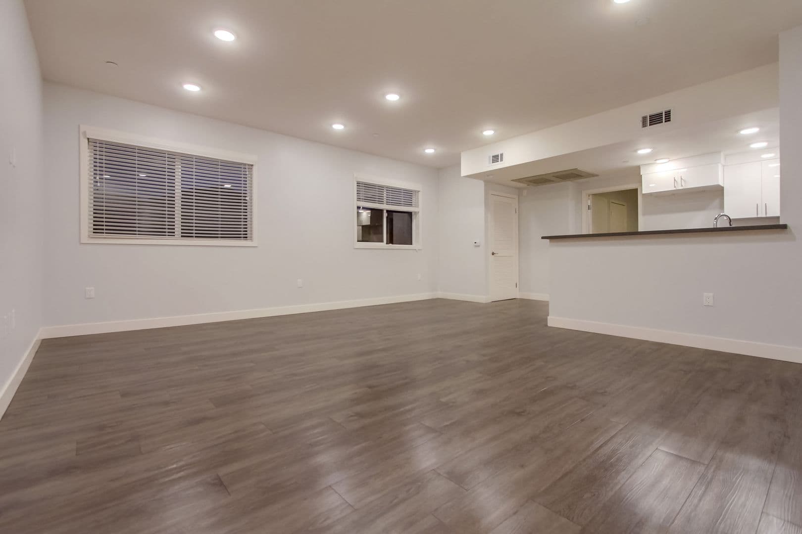 Sylmar Apartment: 15150 Roxford St.