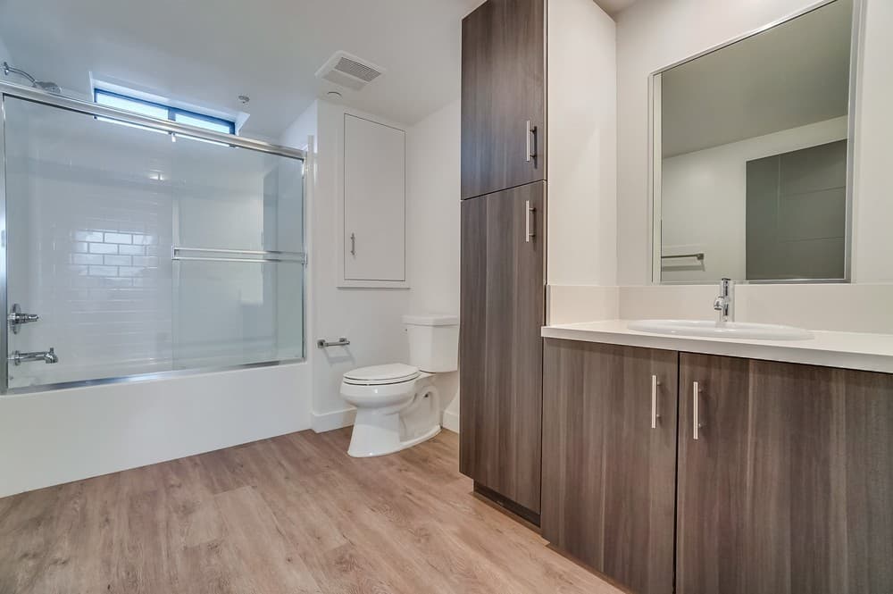 Lake Balboa Apartment: 16836 Sherman Way