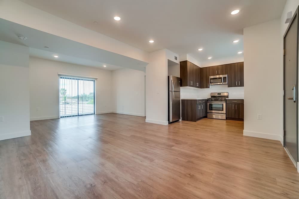 Lake Balboa Apartment: 16836 Sherman Way