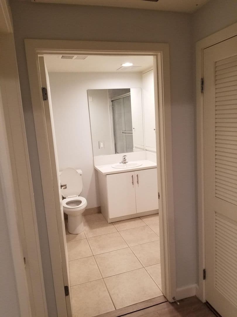Northridge Apartment: 7605 Louise Ave.