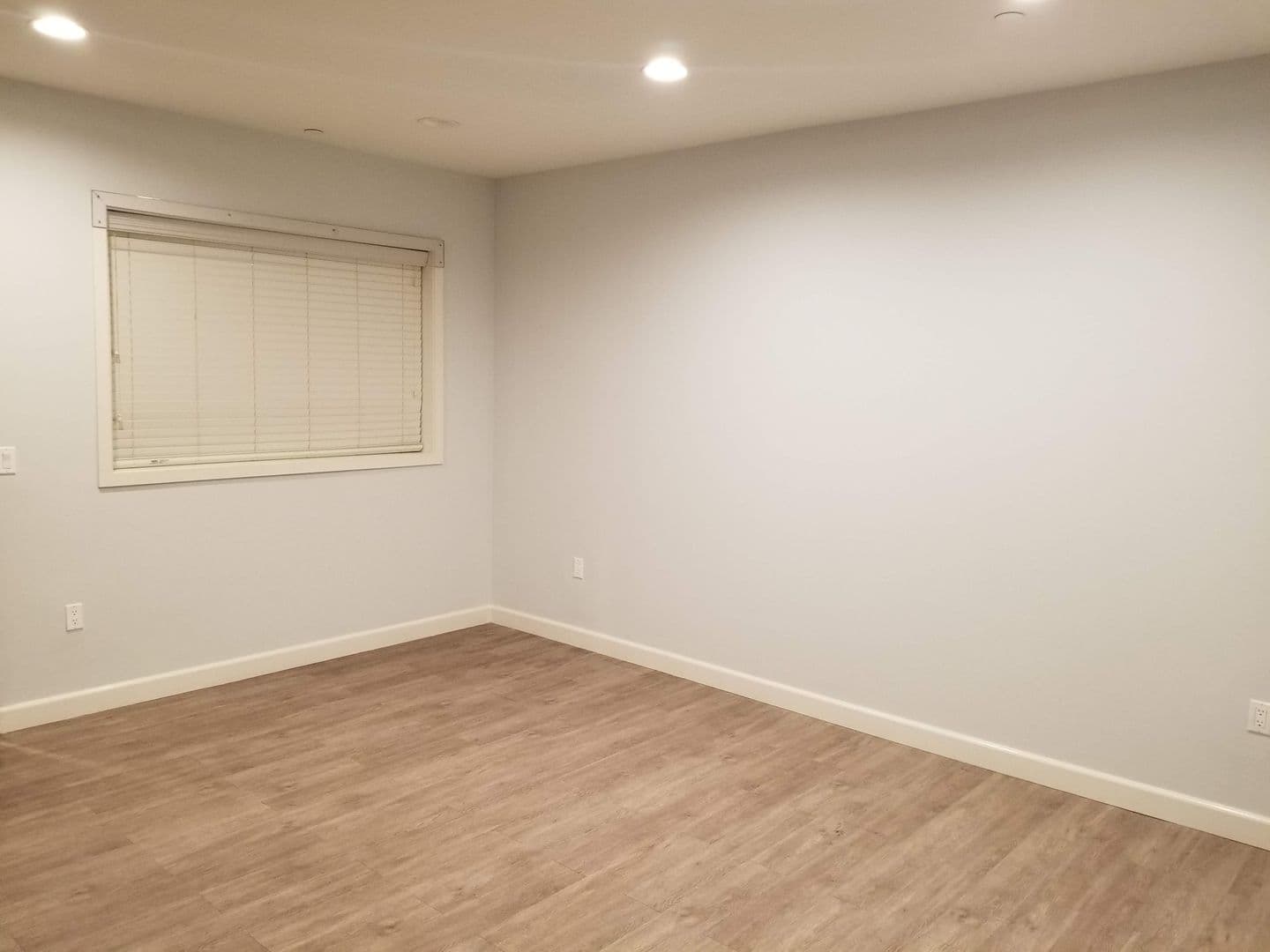 Northridge Apartment: 7605 Louise Ave.