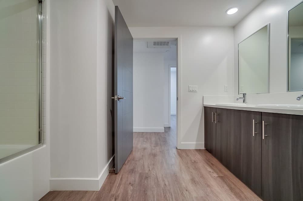 Lake Balboa Apartment: 16836 Sherman Way