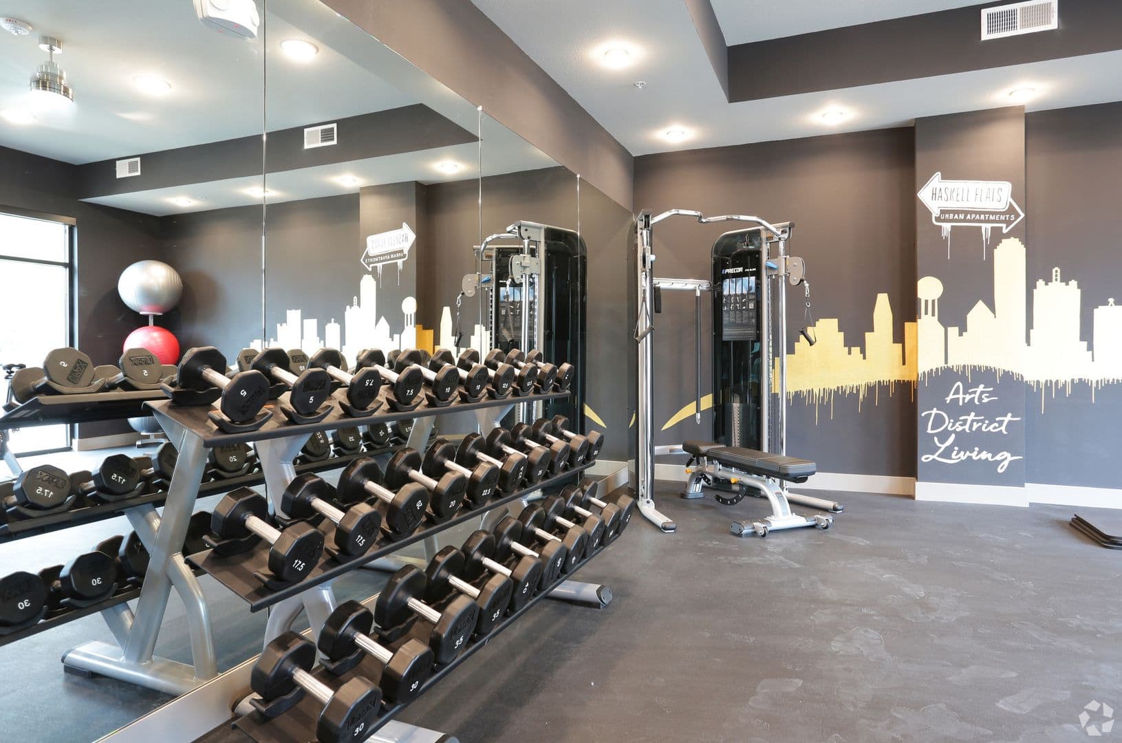 Dallas Apartment: 1500 N. Haskell Ave