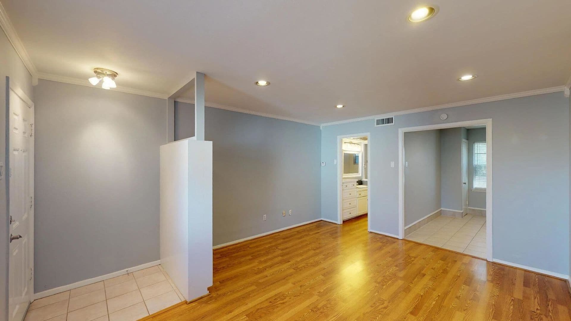 Dallas Apartment: 4214 Rawlins Street
