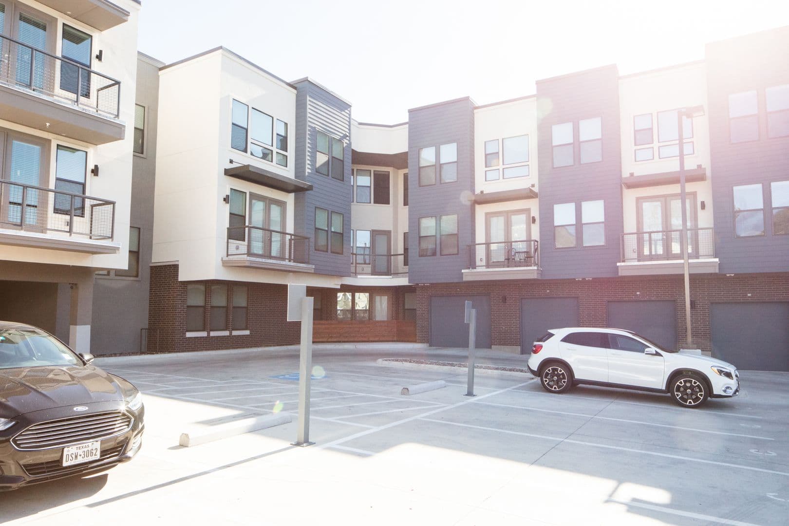 Dallas Apartment: 2103 Moser Ave