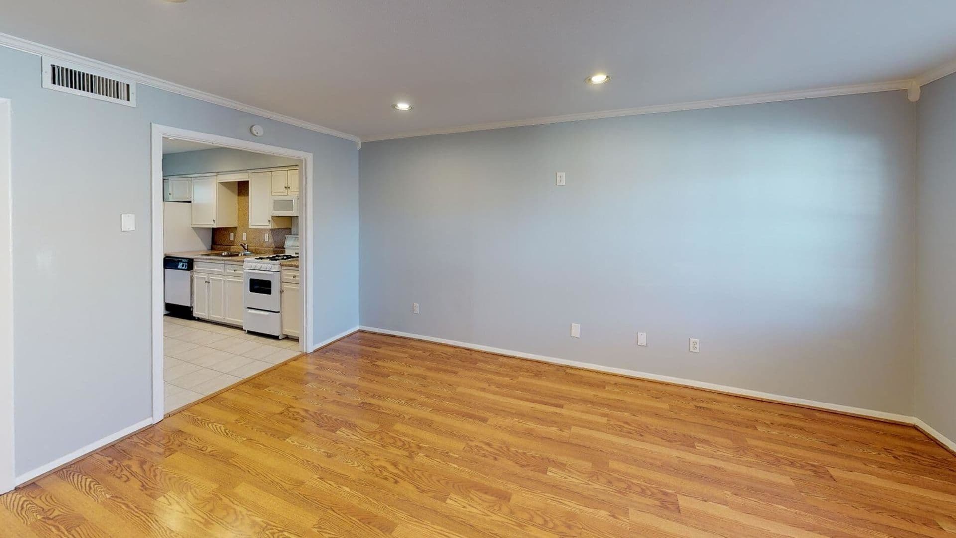 Dallas Apartment: 4214 Rawlins Street