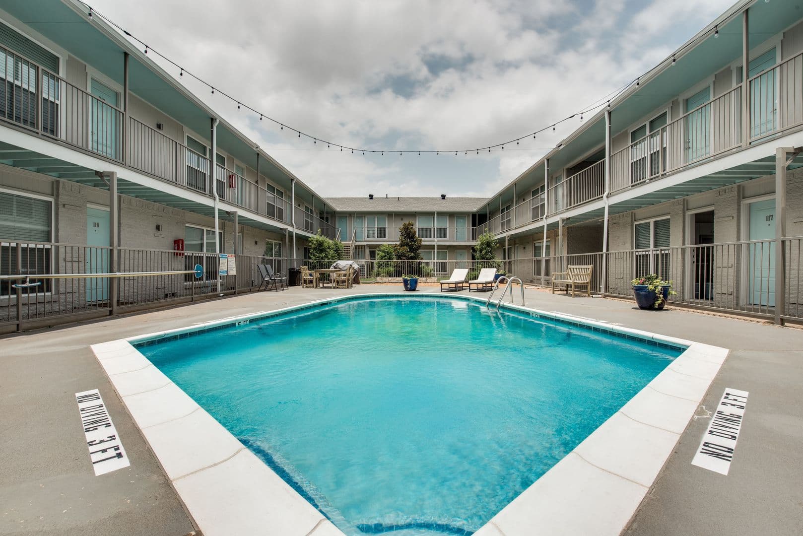 Dallas Apartment: 1809 Bennett Ave