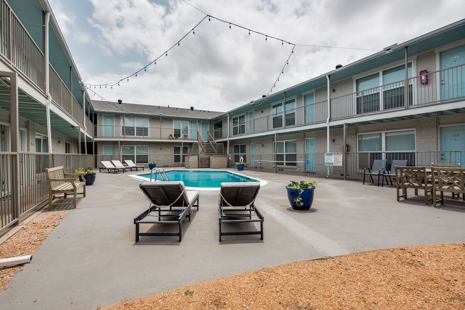 Dallas Apartment: 1809 Bennett Ave