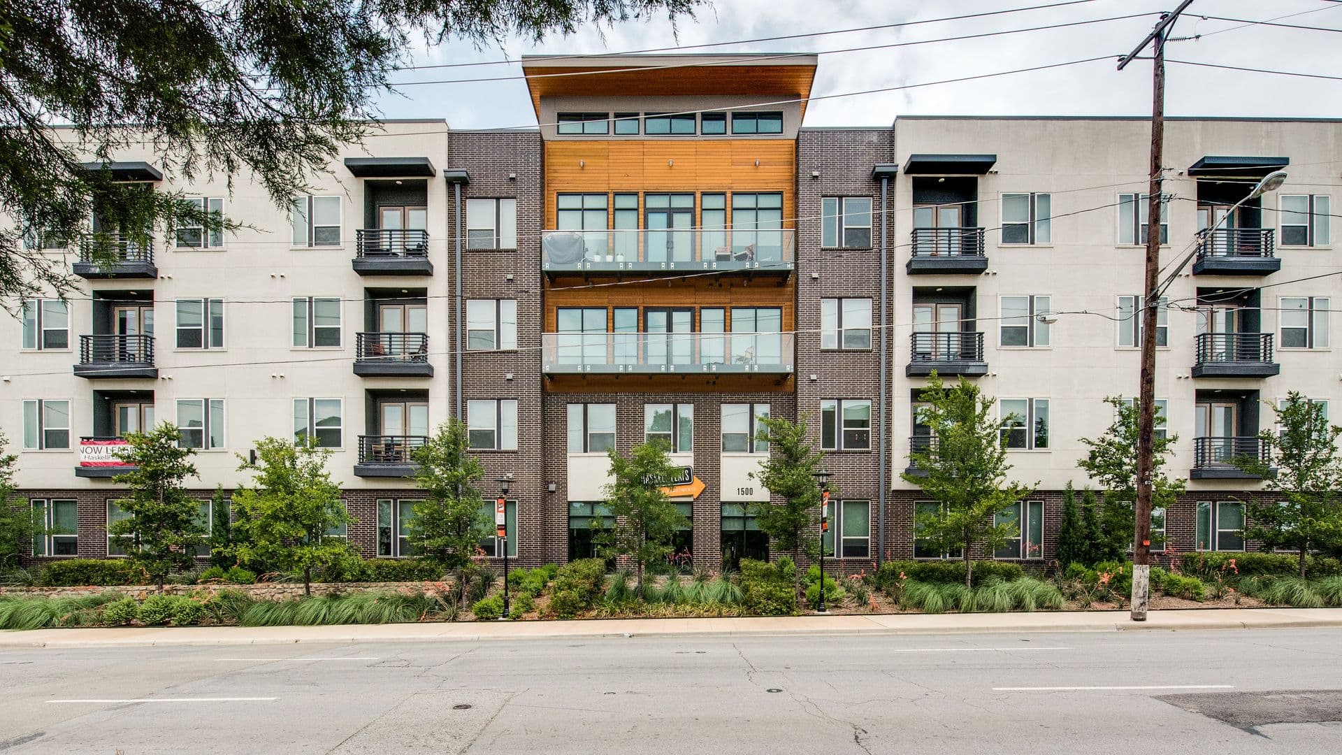 Dallas Apartment: 1500 N. Haskell Ave