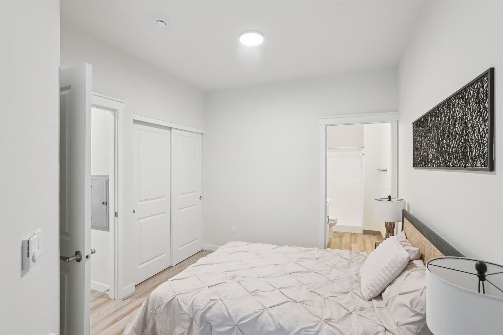 Salem Apartment: 5775 Commercial St Se