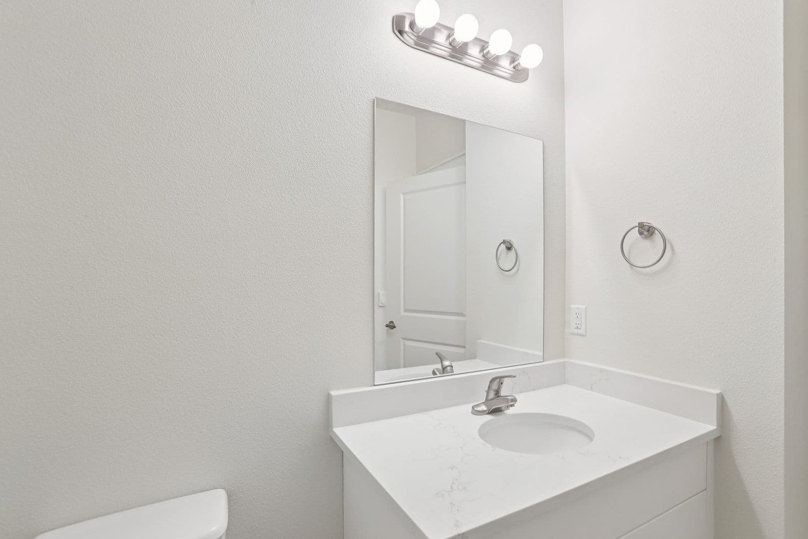 Salem Apartment: 5775 Commercial St Se