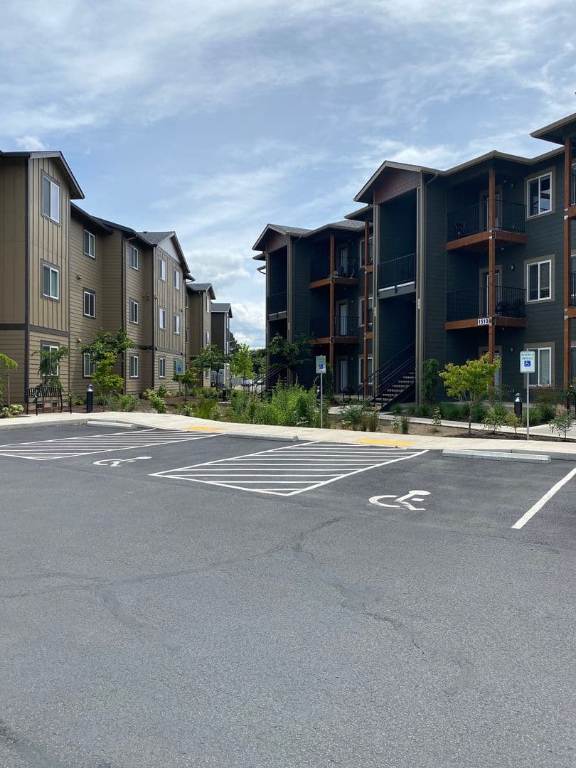 Salem Apartment: 1510, 1520, 1530,1540,1550,1560 23rd Street SE