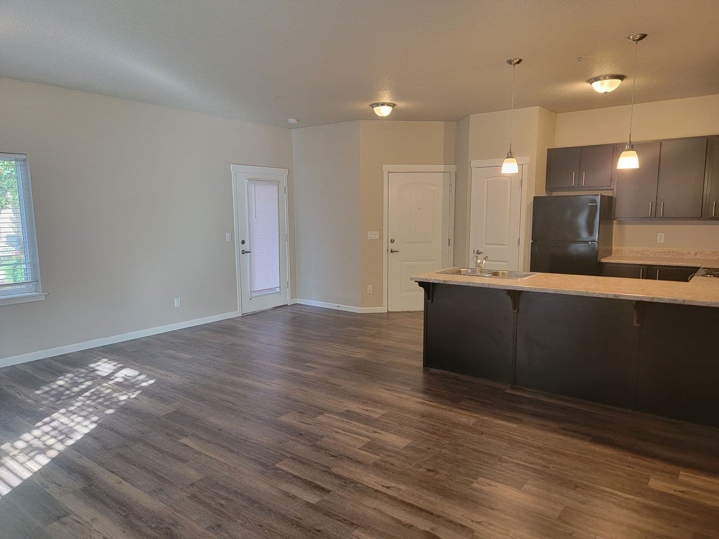 Salem Apartment: 1510, 1520, 1530,1540,1550,1560 23rd Street SE