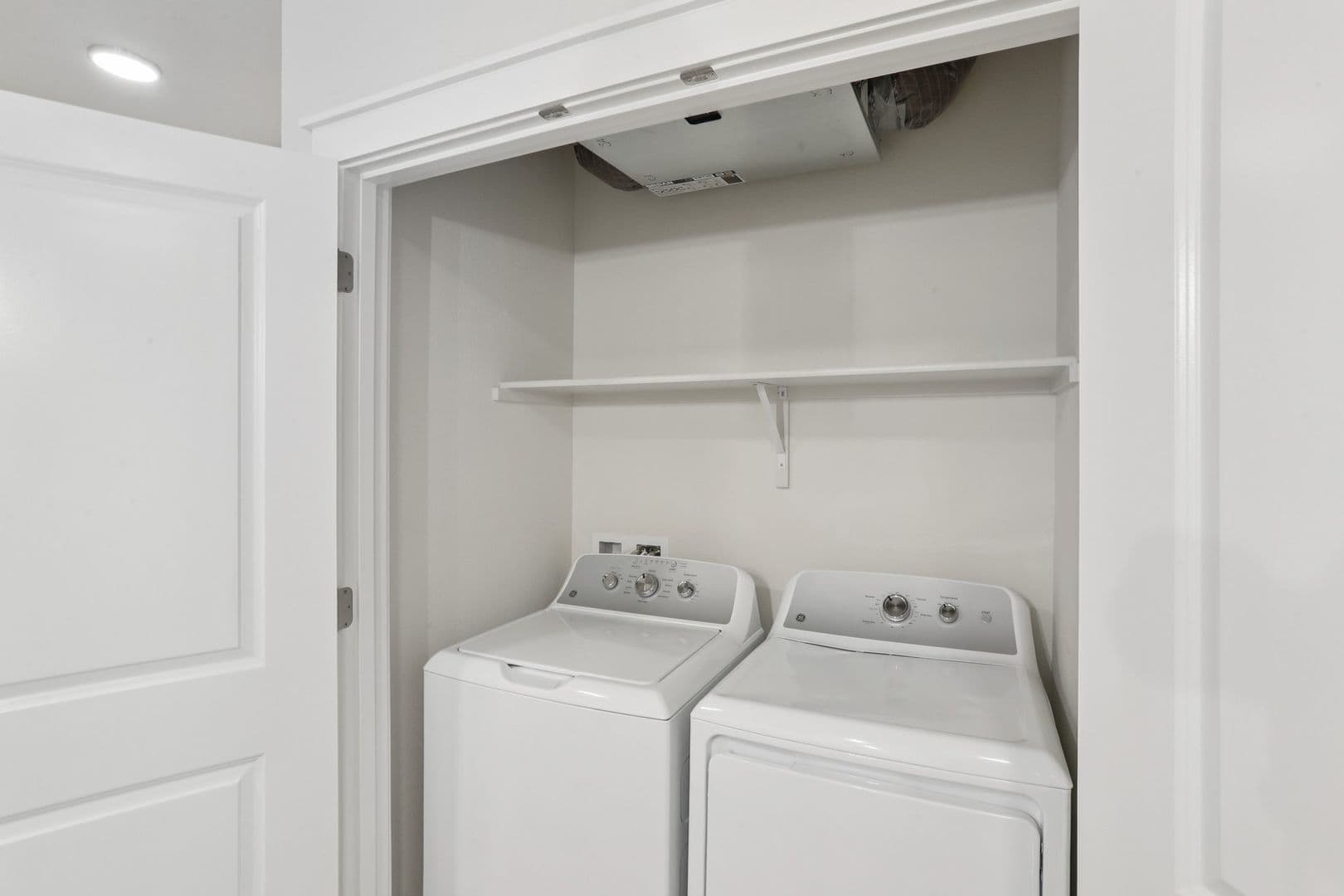 Salem Apartment: 5775 Commercial St Se