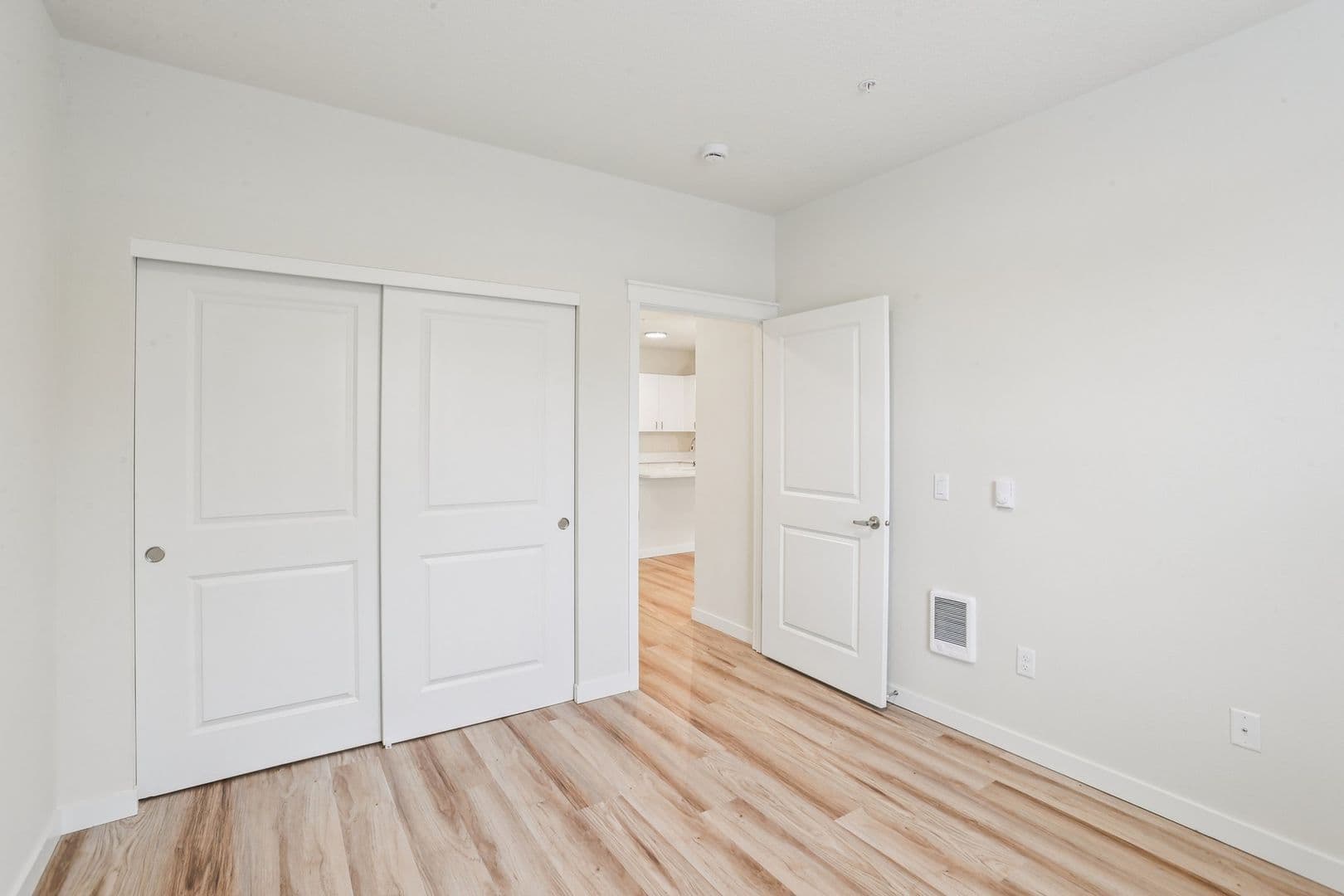 Salem Apartment: 5775 Commercial St Se