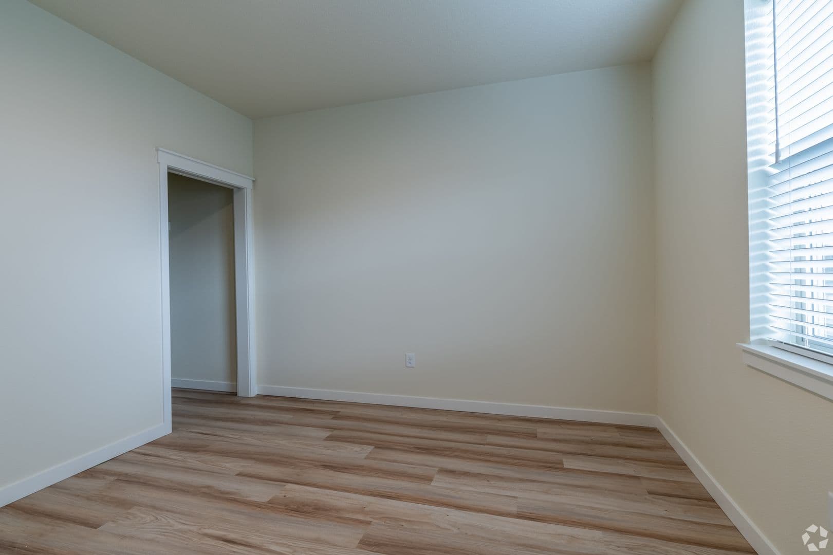 Salem Apartment: 5775 Commercial St Se
