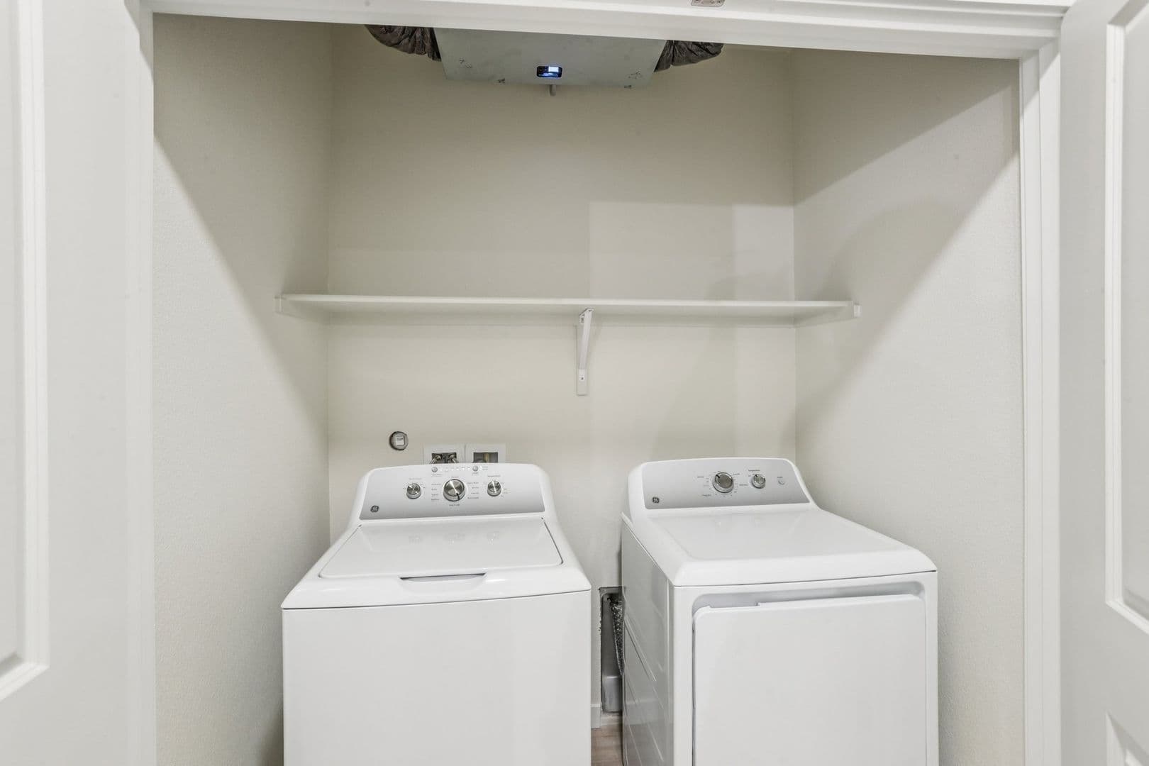 Salem Apartment: 5775 Commercial St Se