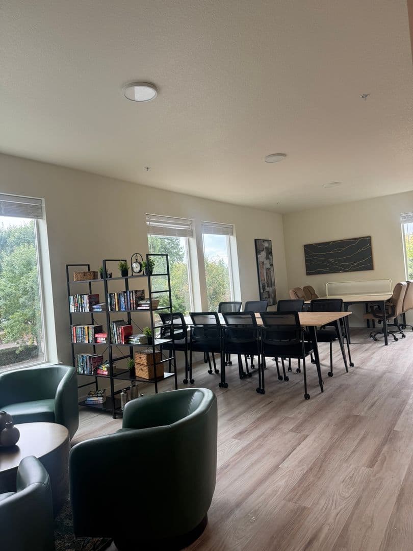 Salem Apartment: 5775 Commercial St Se