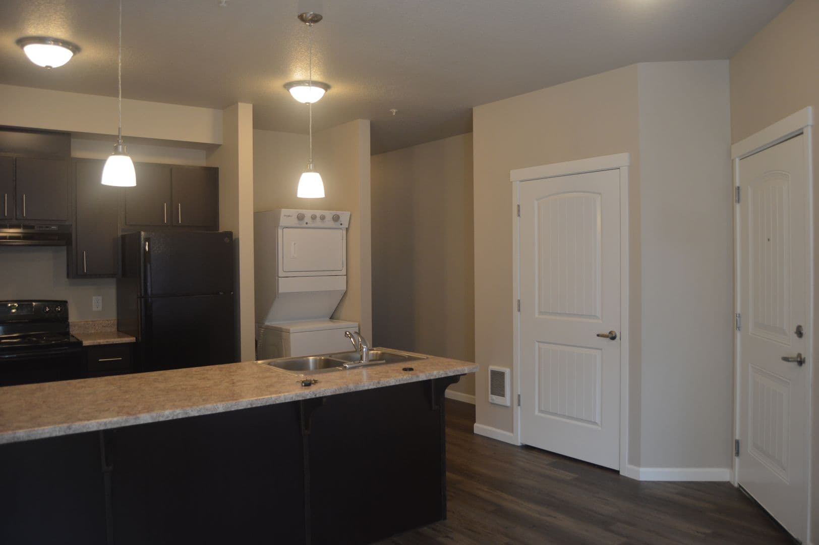 Salem Apartment: 1510, 1520, 1530,1540,1550,1560 23rd Street SE