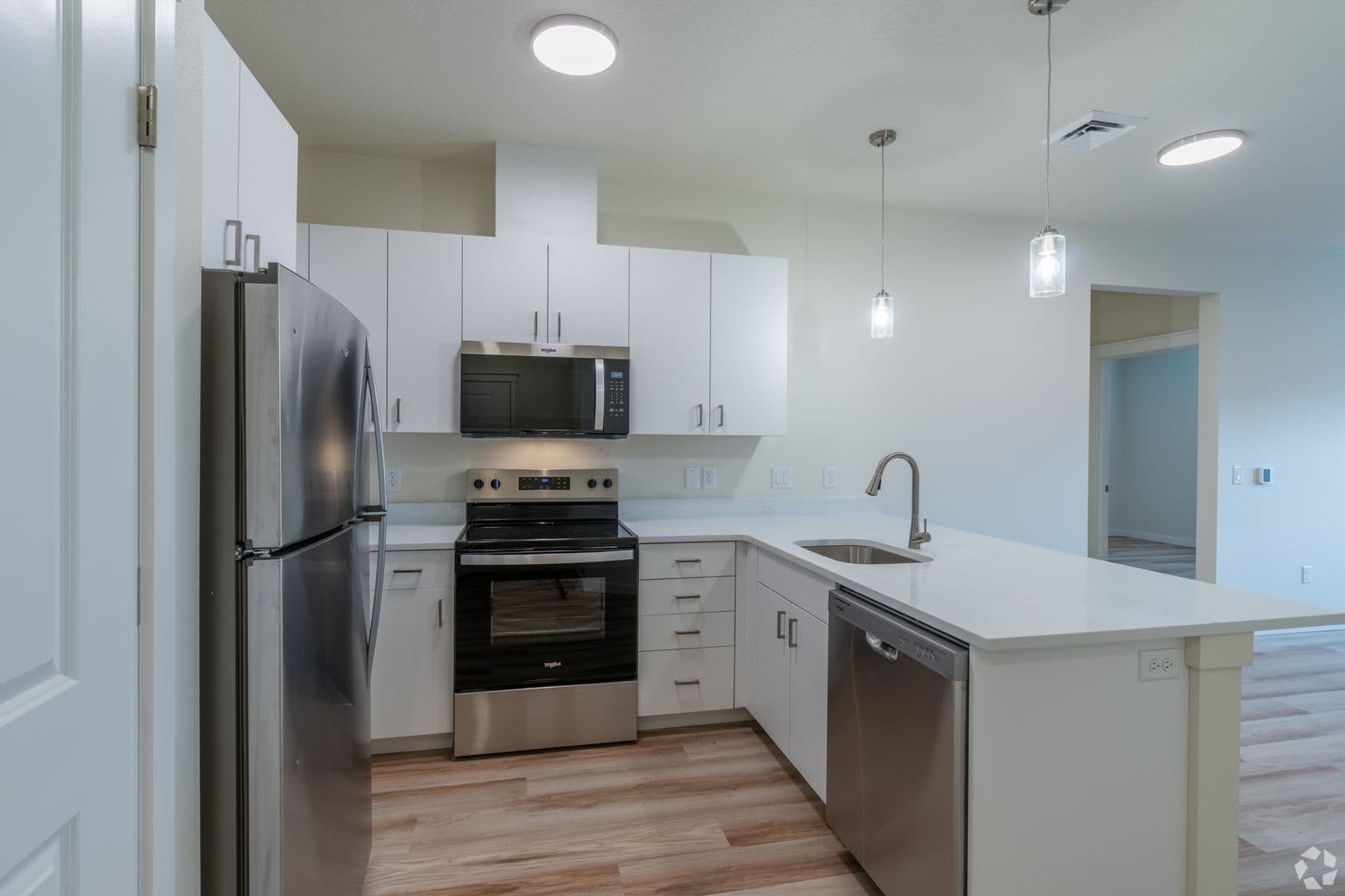 Salem Apartment: 5775 Commercial St Se