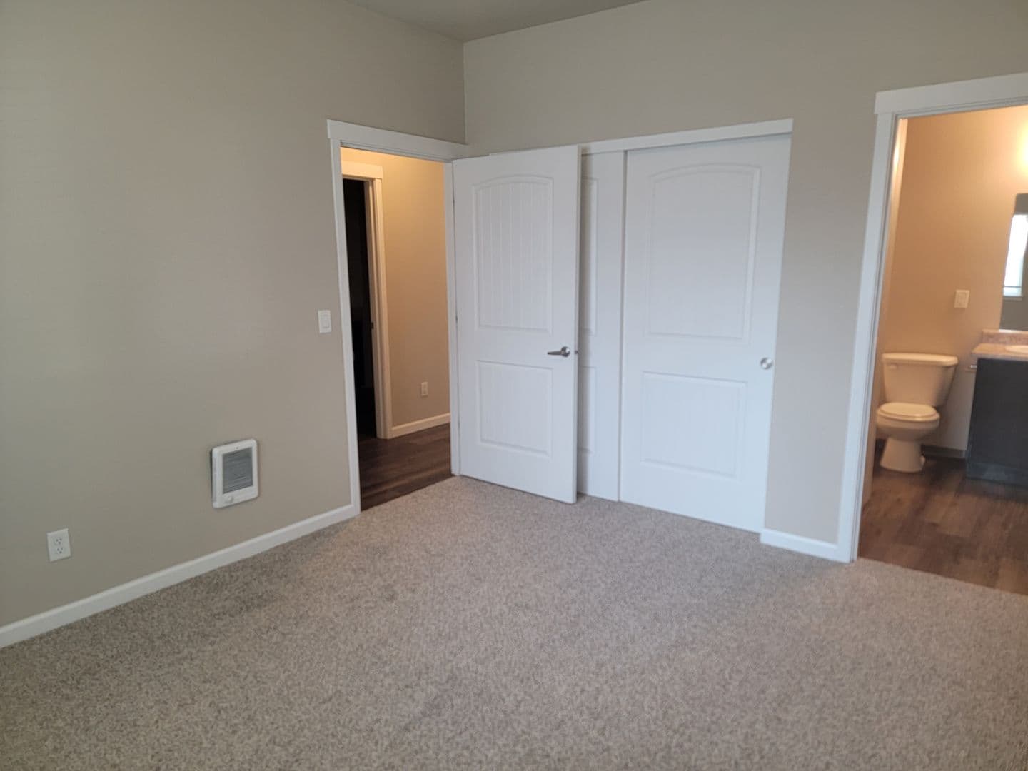 Salem Apartment: 1510, 1520, 1530,1540,1550,1560 23rd Street SE