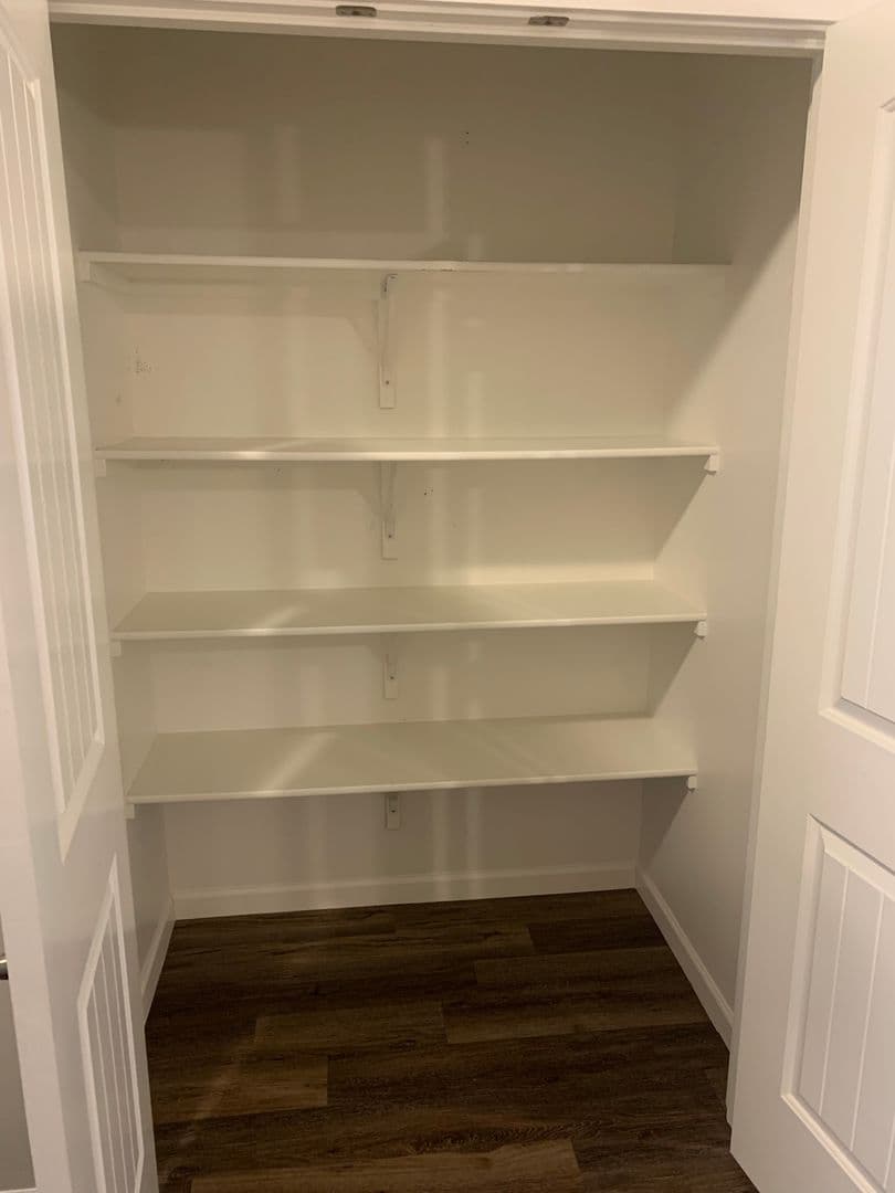 Salem Apartment: 1510, 1520, 1530,1540,1550,1560 23rd Street SE