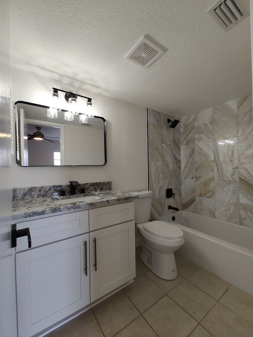 Treasure Island Townhome: 255 Capri Cir N